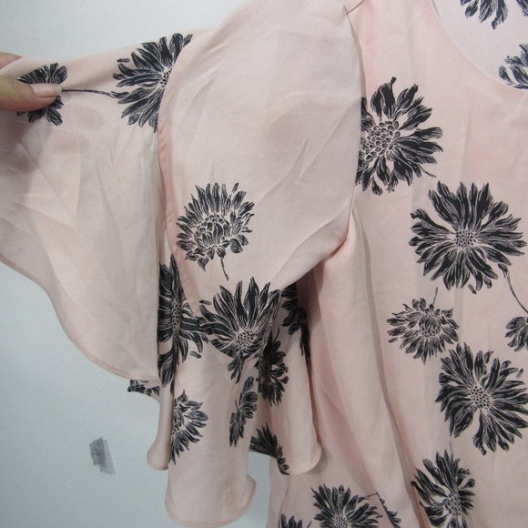 HOST PICK! Vince Cumuto women's pink floral twist top - Picture 5 of 13